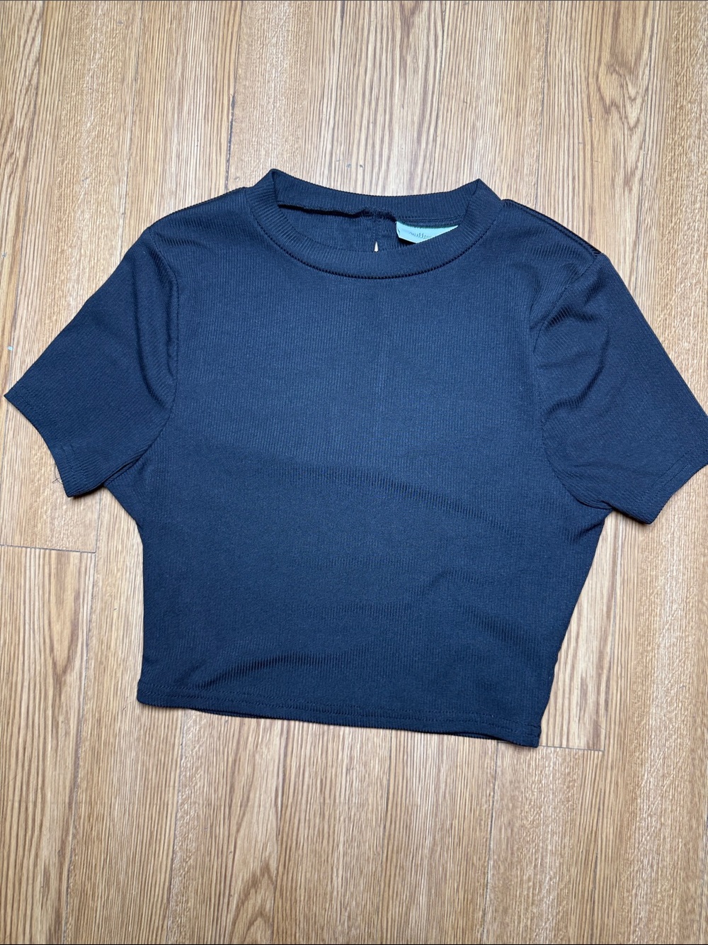 Willow Black Ribbed Short-Sleeve Crewneck Crop Top